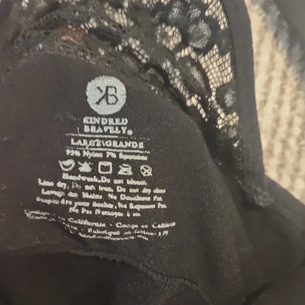 Kindred Bravely Black Lace Back Sports Bra Large Regular - Picture 3 of 3